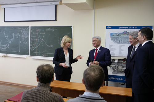 Генеральный директор посетил аудитории факультета трубопроводного транспорта УГНТУ и пообщался с преподавателями и студентами