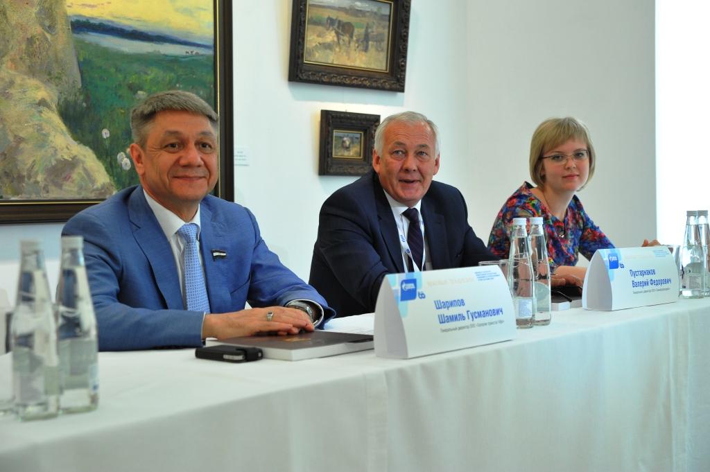 «Газпром трансгаз Уфа» подарил уфимцам выставку петербургских живописцев